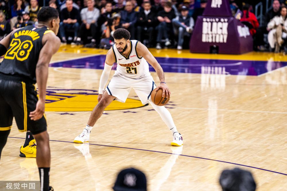 球中的交织 球中的交织